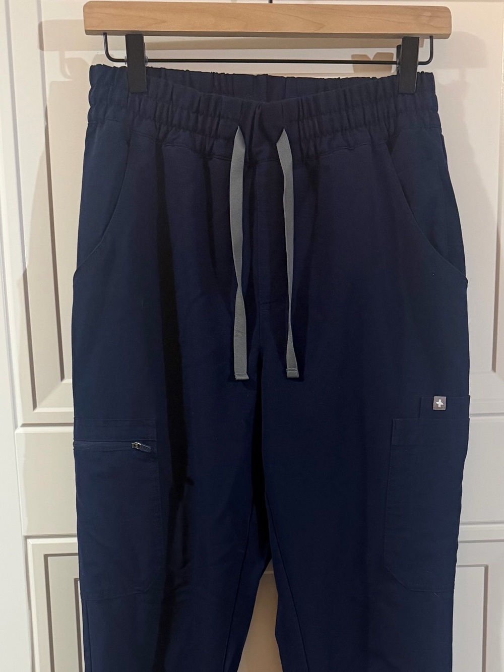 Figs women’s navy blue jogger scrub pant size small/tall technical collection